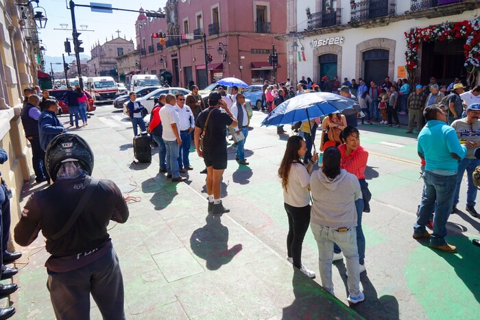 Docentes centistas se manifiestan en Palacio Legislativo