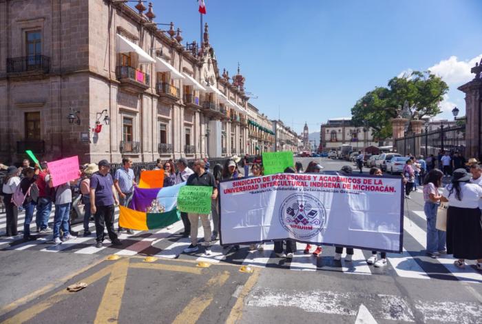 Docentes de la UIIM se manifiestan por condiciones laborales dignas, en Morelia