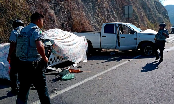 Dos lesionados en aparatoso choque contra una patrulla de la Guardia Nacional