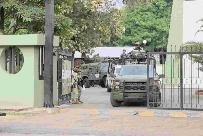 Dos militares resultan heridos por estallido de explosivo terrestre en brecha de Apatzingán