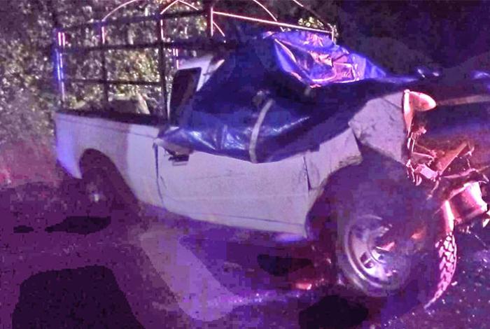 Dos muertos y tres heridos tras fuerte choque vehicular en Chilchota