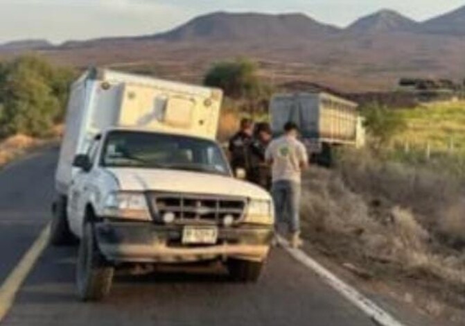 Dos mujeres pierden la vida en choque entre camioneta y tracto camión