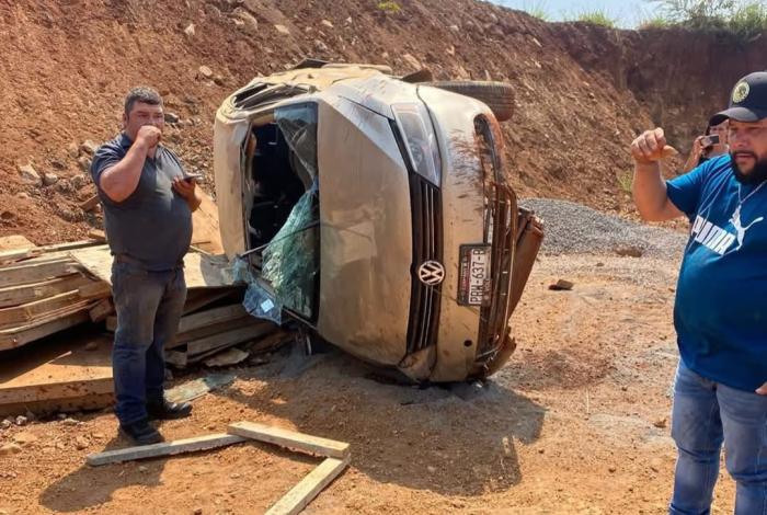 Dos volcaduras en la autopista Siglo XXI, dejan tres personas heridas