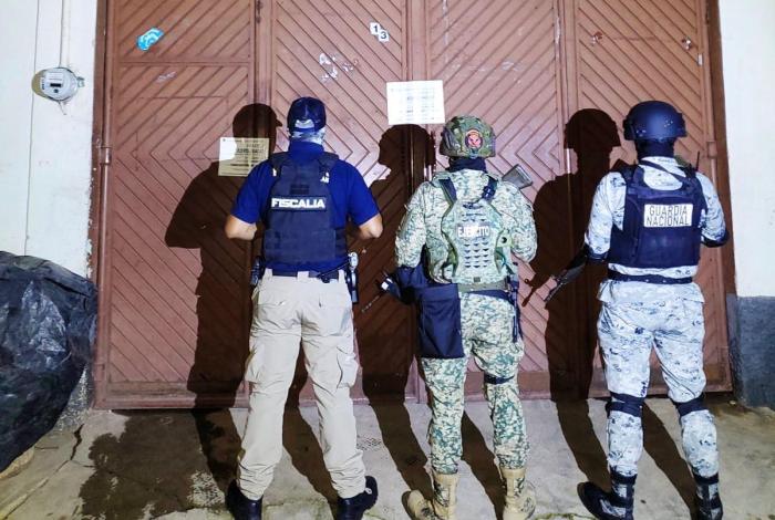 Durante cateo en Pátzcuaro aseguran 925 dosis de metanfetamina y detienen a un hombre