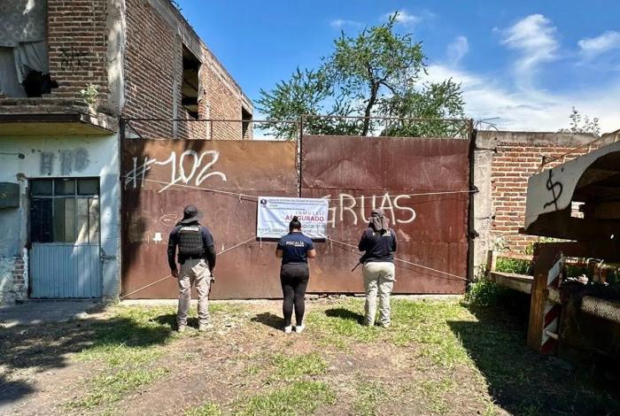 Durante cateo en Sahuayo, la FGE aseguró cuatro vehículos con reporte de robo