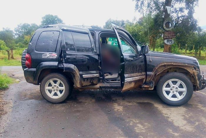 Ejecutan a balazos a conductor de camioneta en Tangancícuaro