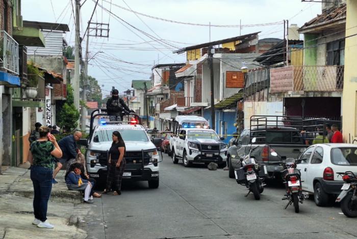 Ejecutan a balazos a un hombre por fuera de una funeraria, en la zona Centro de Uruapan