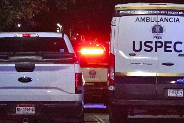 Ejecutan a un hombre sobre la carretera Arteaga-Lázaro Cárdenas; agresores están prófugos