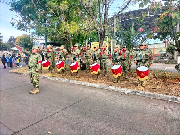 Ejército Mexicano llevó a cabo actividades de Labor Social y la repartición de Juguetes en Uruapan