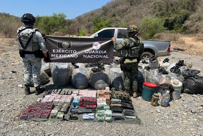 Ejército y Guardia Nacional aseguran 460 kilos de marihuana en Lázaro Cárdenas