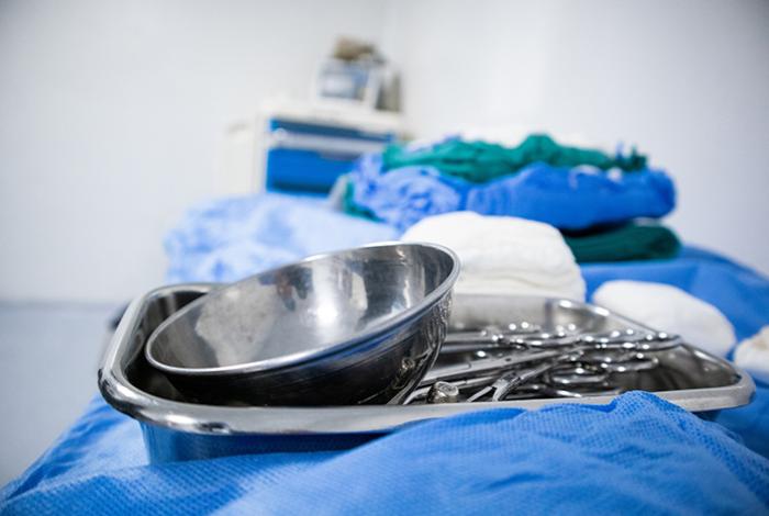 El avaricioso negocio de las cirugías se expandió sin control hasta niñas de 14 años perdiendo la vida; van por ley