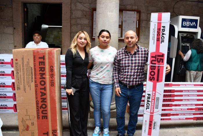 El Ayuntamiento de Tarímbaro entregó calentadores solares a más de100 familias tarimbarenses