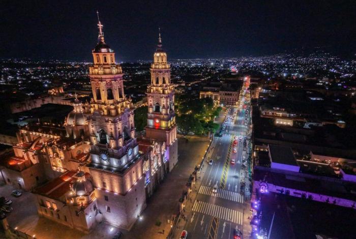 El Centro Histórico de Morelia se vive con otro ritmo esta noche