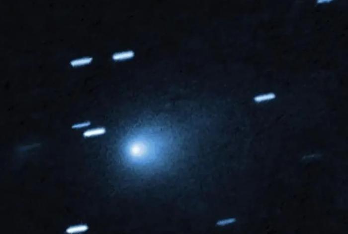 El cometa interestelar 3I/ATLAS asombra al liberar agua