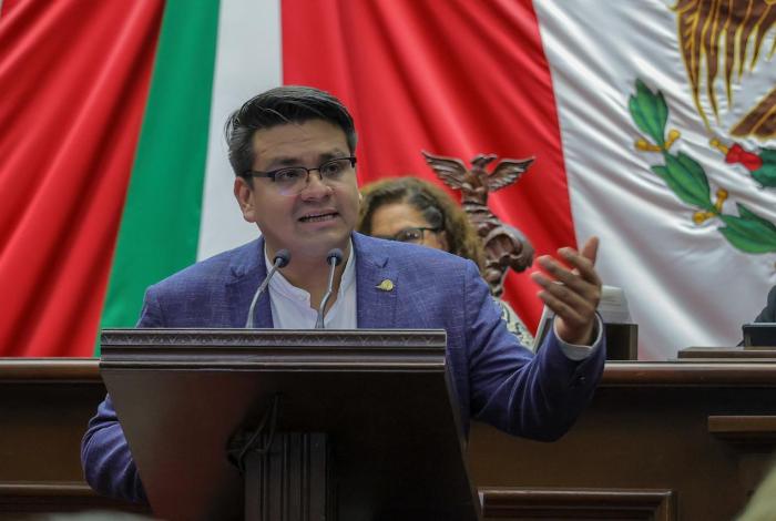 El diputado presentó la iniciativa relativa a la promoción de programas de orientación alimentaria para prevención de la obesidad