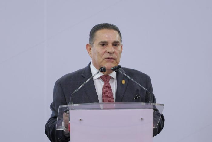 El director general del Servicio de Administración Tributaria de Michoacán, Salvador Juárez Álvarez, invita a pagar el refrendo vehicular en enero con un descuento del 10%