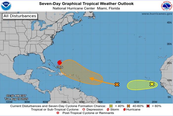 El huracán Erin, de gran tamaño, amenaza casi a todas las playas del este de EUA