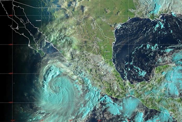 El huracán Priscila se desplaza lentamente, con pronóstico de lluvias muy fuertes en la costa michoacana