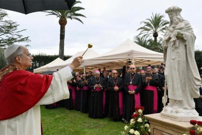 El papa destaca su lazo con Perú al incluir a Santa Rosa de Lima en los Jardines Vaticanos