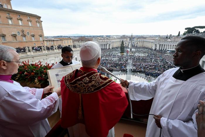 El papa pide paz para Israel y Palestina y dialogar para acabar con la guerra en Ucrania