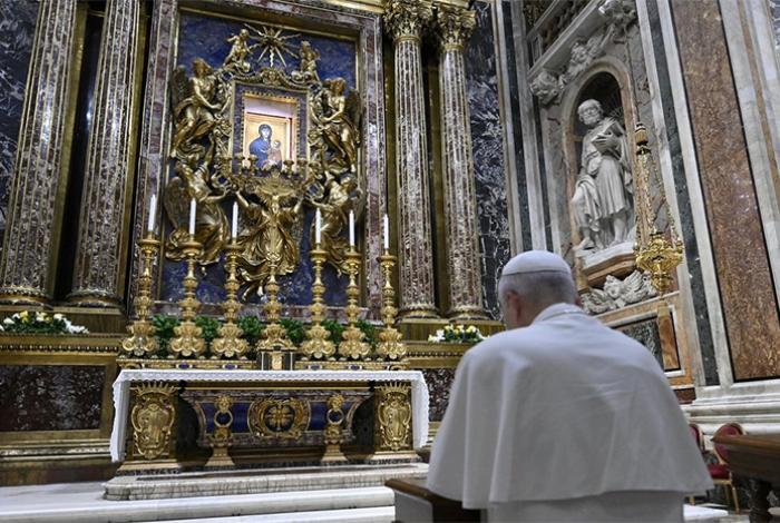 El papa pide que se mantenga la tradición del belén en Navidad en un mundo que necesita esperanza