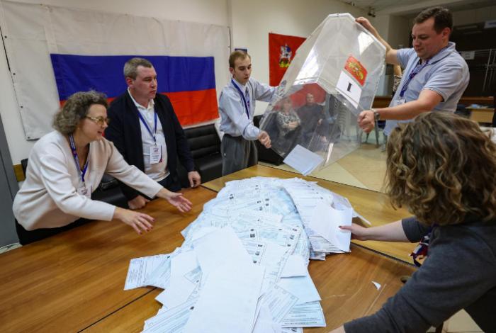 El partido del Kremlin gana elecciones legislativas con el 57.5 % de votos, según primeros resultados