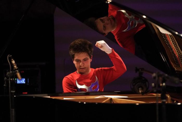 El piano llenó de sonidos clásicos y latinoamericanos el escenario del CMMAS