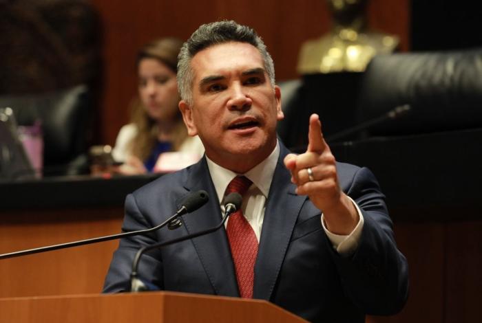 El PRI respalda la caída de la “narcodictadura terrorista y comunista” de Venezuela, afirmó Alejandro Moreno