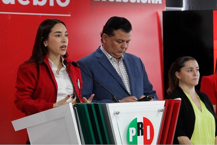 El PRI urge a aprobar propuesta para que impedir que bancos cobren anualidad, comisiones abusivas y otros cargos