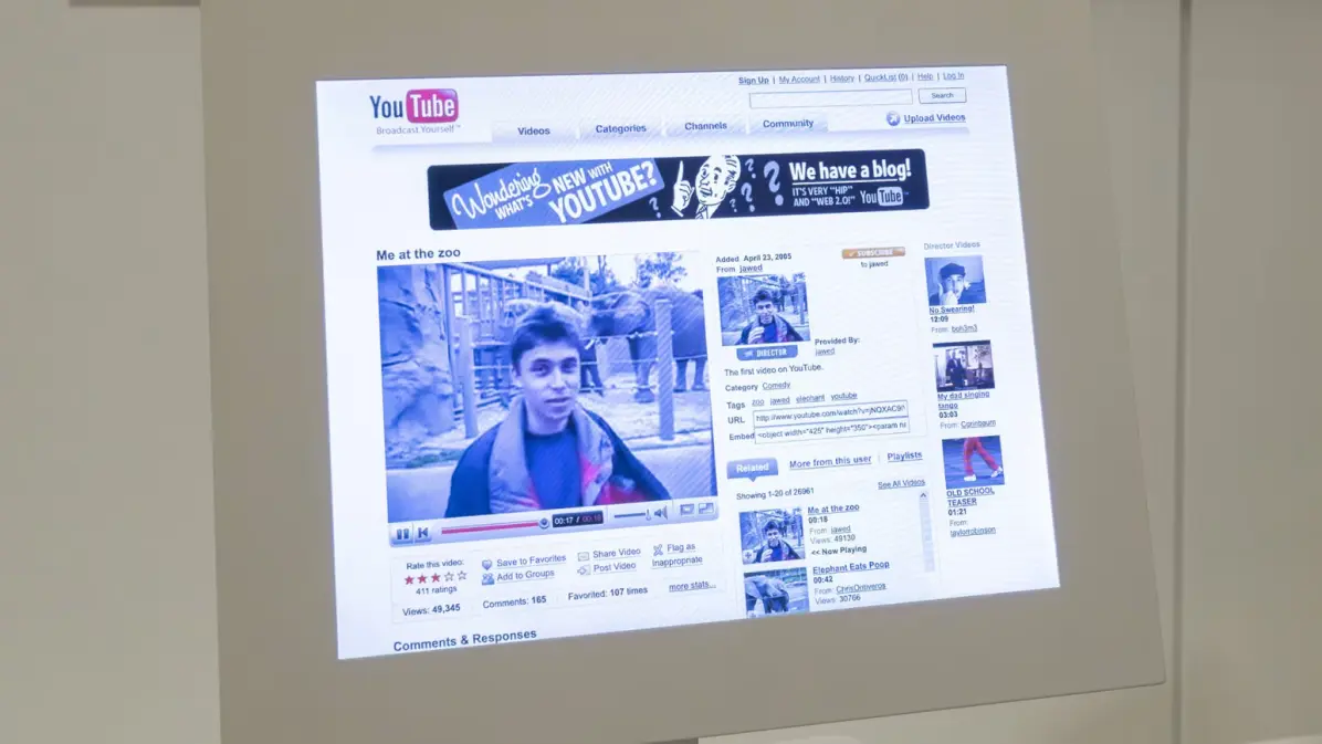 El primer video de la historia de YouTube se muestra en un museo
