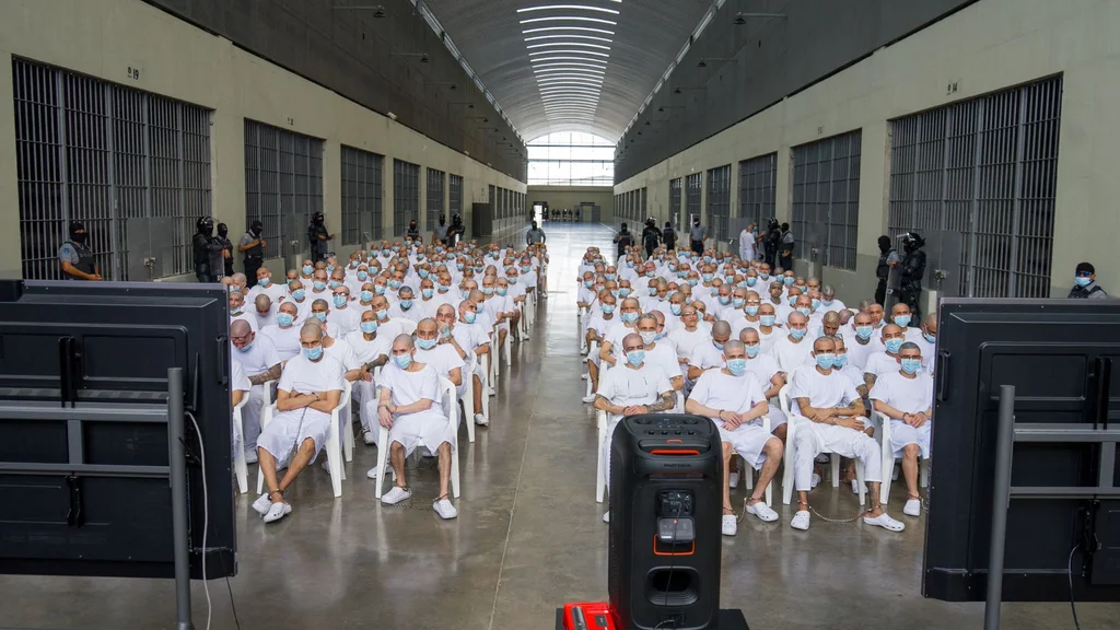 El Salvador organiza megajuicio a mas de 400 presuntos pandilleros