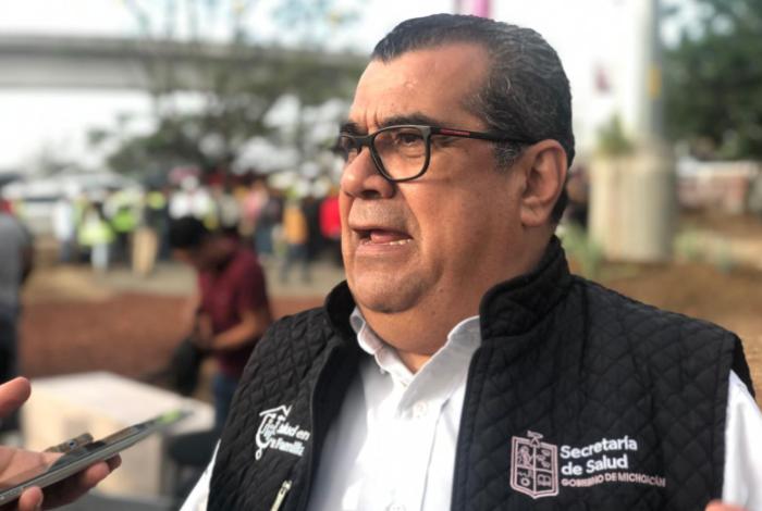 Elías Ibarra acusa campaña nacional contra el sistema de salud y niega desabasto en hospitales de Michoacán