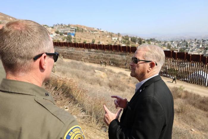 Embajador de EEUU, Ronald Johnson, elogia a Sheinbaum por logros en la frontera