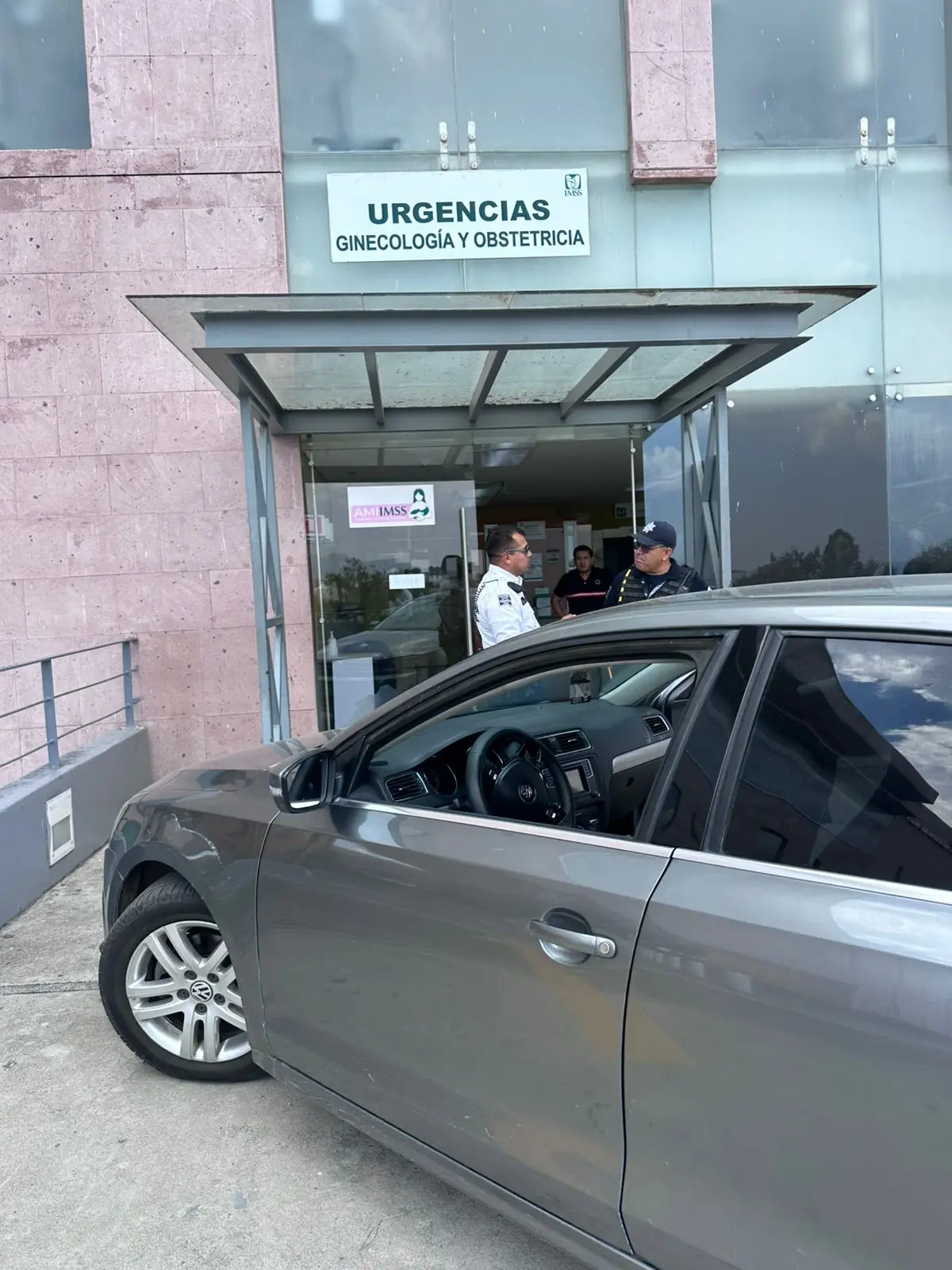 Embarazada recibe descarga eléctrica y es trasladada a un hospital en Morelia