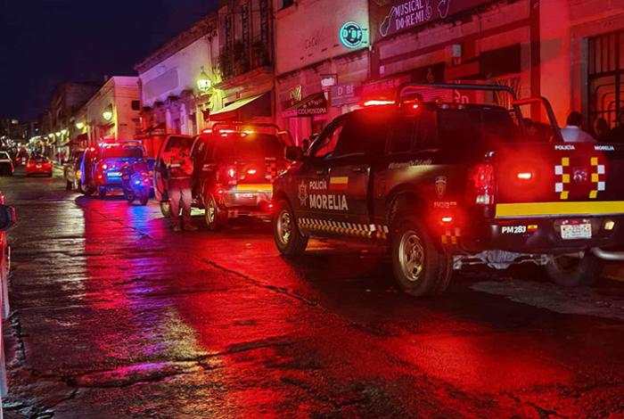 Empistolado es detenido tras realizar disparos al aire en la Plaza Carrillo, en Morelia