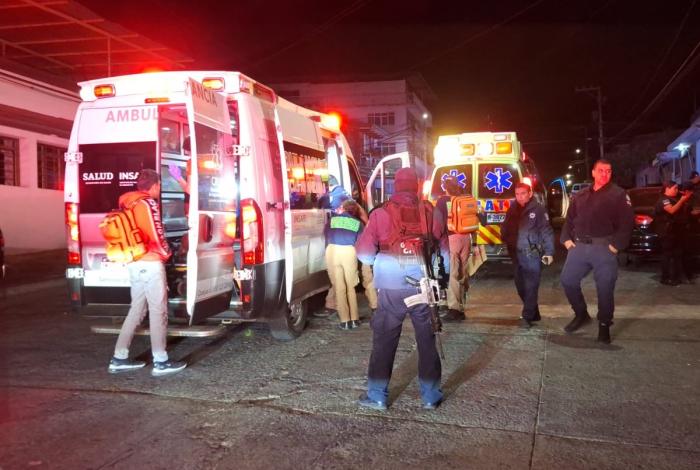 Empistolados persiguen y balean a un automovilista al norte de Uruapan