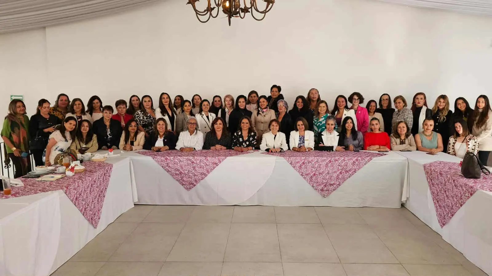 Empresarias de Michoacán se reúnen con diputada Fabiola Alanís