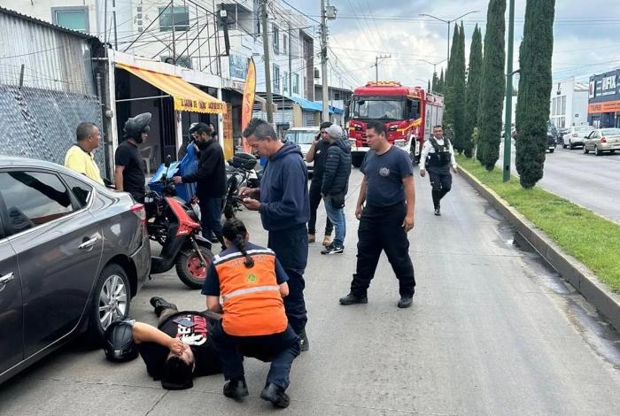 En accidente vehicular en Morelia motociclista resulta lesionado