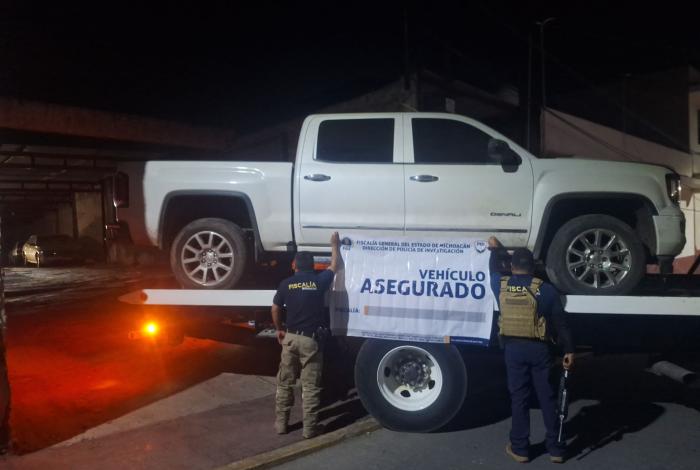 En cateo realizado en La Piedad, recupera FGE un vehículo con reporte de robo