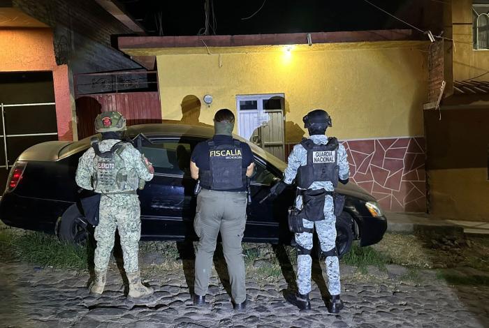 En cateo realizado en Pátzcuaro, FGE asegura 925 dosis de metanfetamina