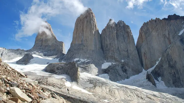 En el Parque Nacional Torres del Paine en Chile, fallecen 2 mexicanos excursionista y hay 7 desaparecidos