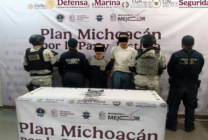 EN MICHOACÁN, AUTORIDADES DETIENEN A CUATRO PERSONAS Y ASEGURAN ARTEFACTOS EXPLOSIVOS IMPROVISADOS