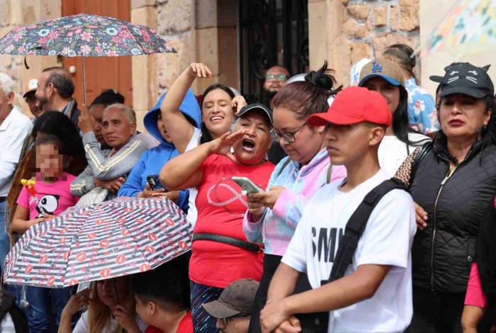 En Morelia, miles de familias disfrutaron con alegría y paz el desfile por la Independencia de México