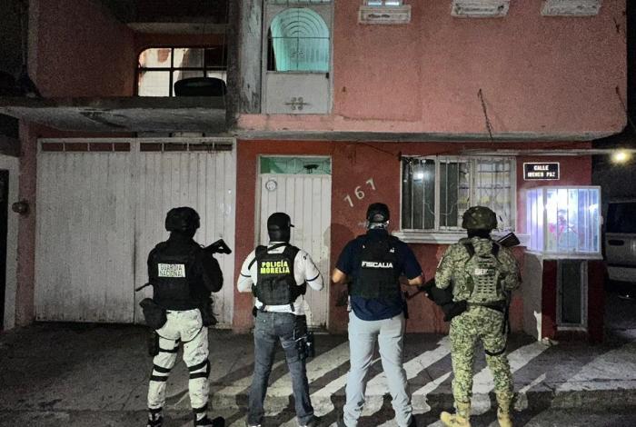 En Morelia y tras cateo, asegura FGE más de 800 dosis de metanfetamina; hay un detenido