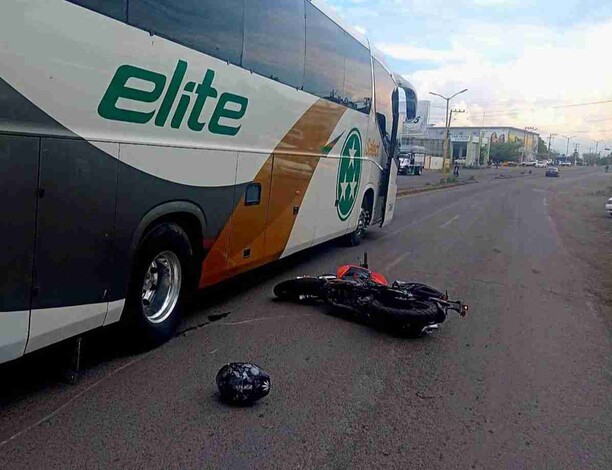 En Nueva Italia, muere motociclista al ser arrollado por un autobús