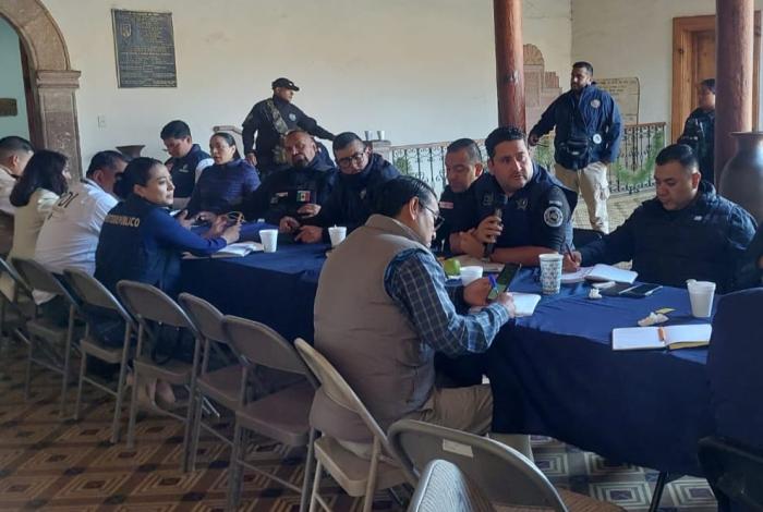 En Pátzcuaro, autoridades de los tres niveles inician coordinación para el Operativo Noche de Ánimas 2025