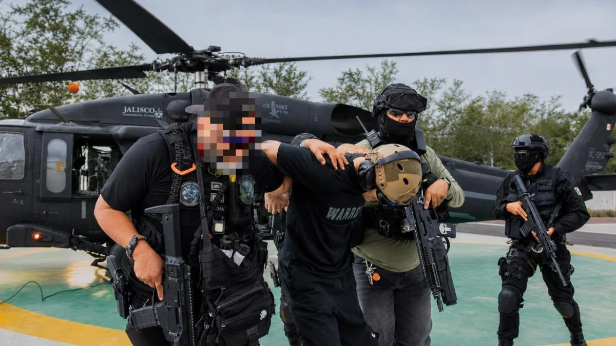 En Puerto Vallarta detienen a estadounidense acusado de delitos de alto impacto en los EU