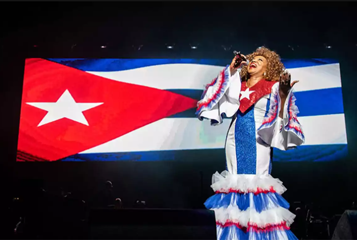 En su centenario, cubanos en EUA celebran a Celia Cruz como la 'diosa' que 'triunfó ante el comunismo'