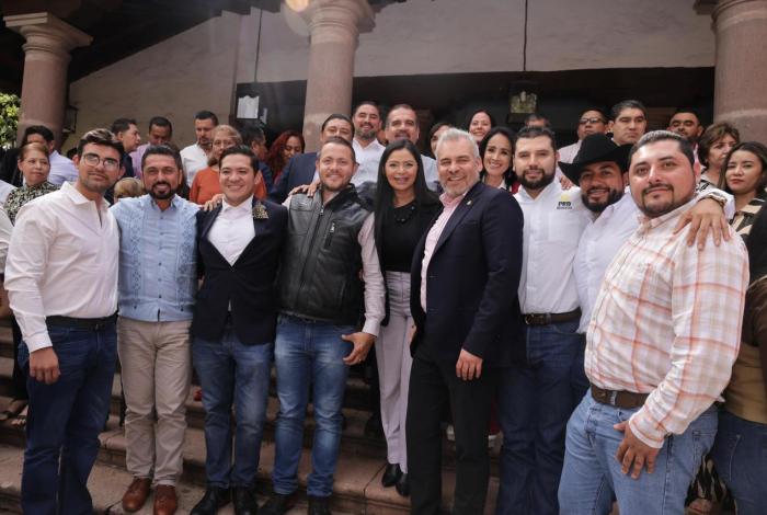 En unidad y coordinación continuará el desarrollo en los municipios: Bedolla