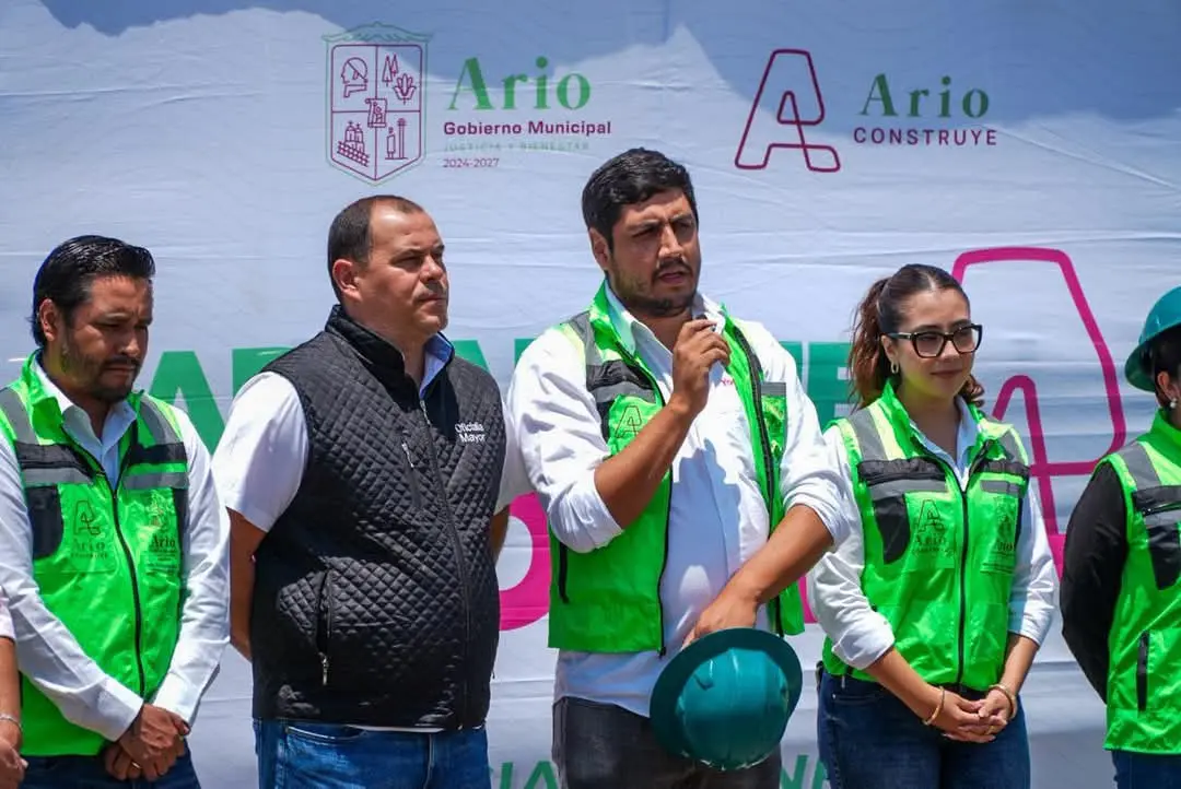 ENCABEZA YOHANA MENDOZA ARRANQUE DE LA CONSTRUCCIÓN DE LÍNEA DE CONDUCCIÓN DE AGUA PARA LLEGAR A TODOS LOS HOGARES EN ARIO